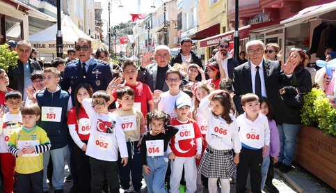 Şile’de 23 Nisan Coşkusu Yüzlerce Çocuğu Buluşturdu