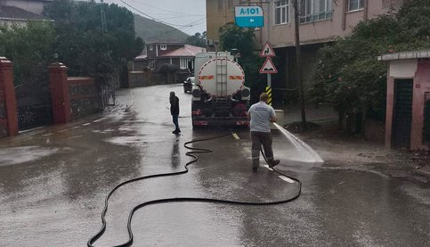 Şile Belediyesi’nden Sağanak Yağışa Karşı Sahada Hızlı Önlem